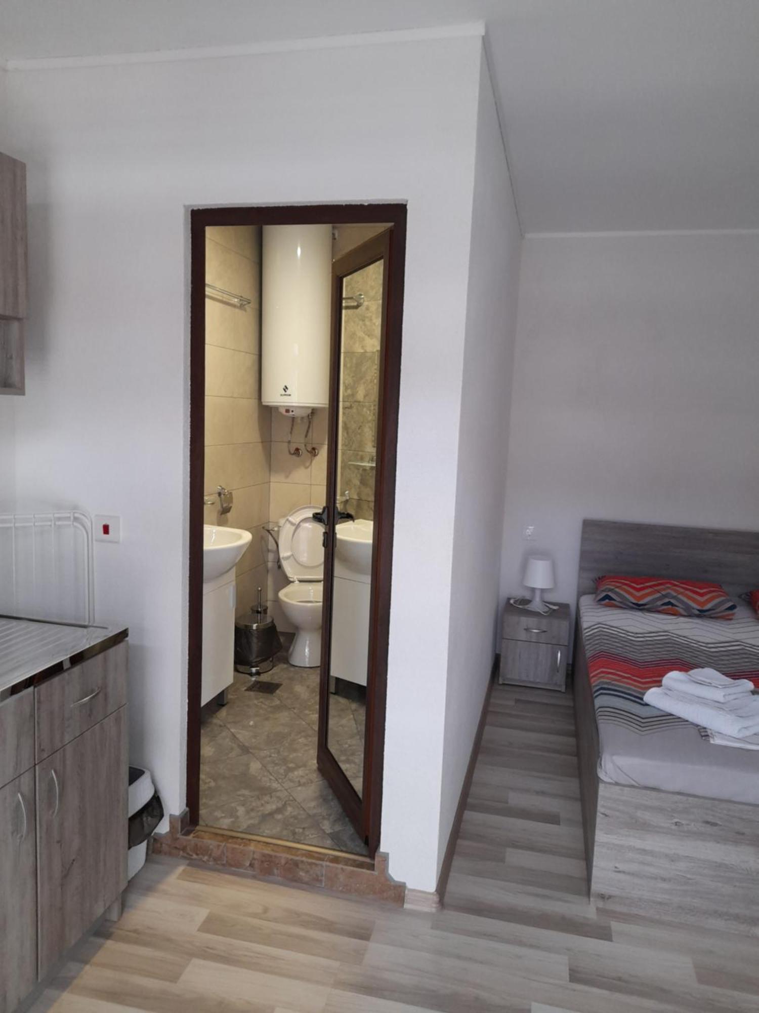 Guest Rooms Ider サパレヴァ・バニャ エクステリア 写真