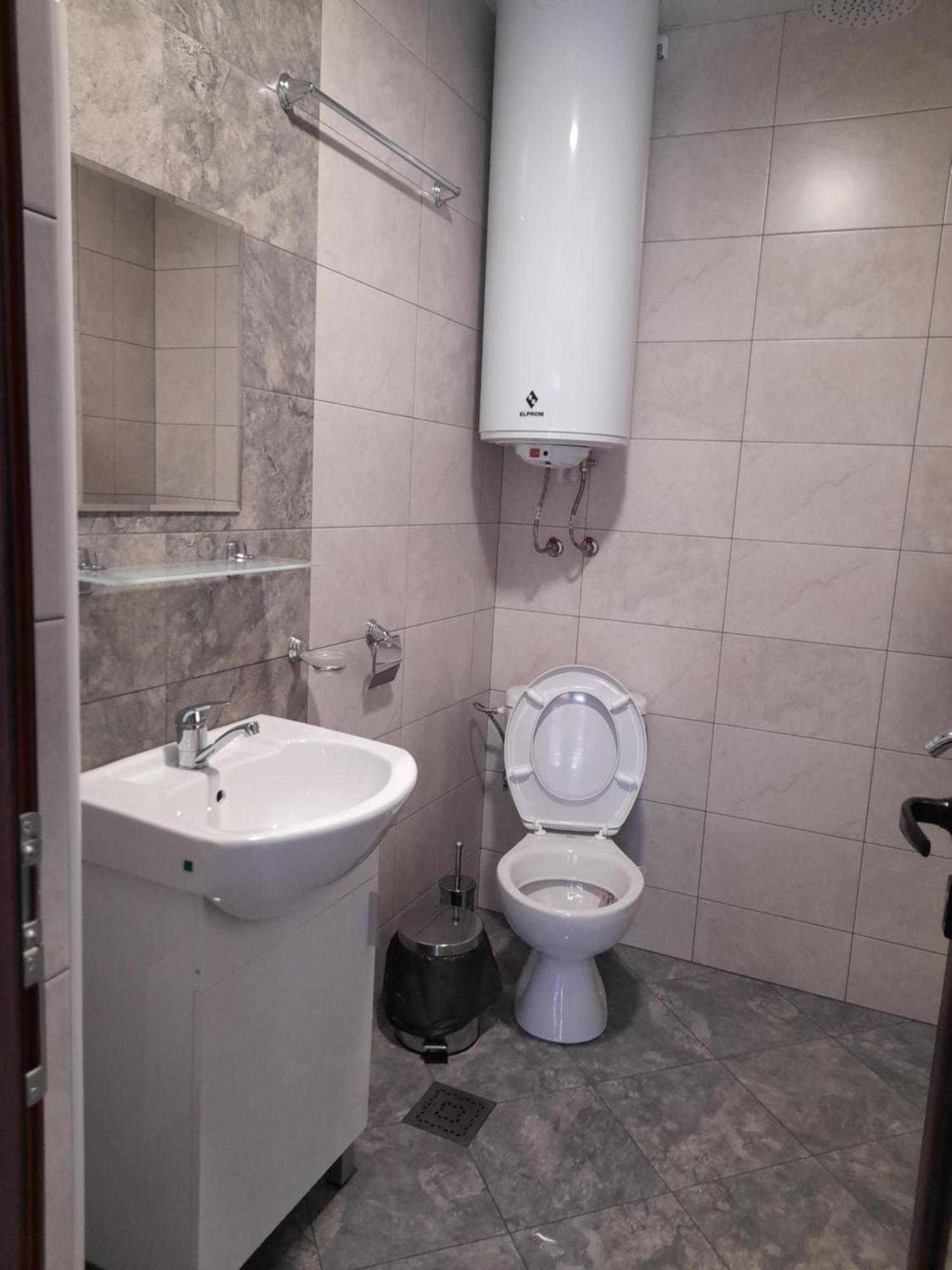 Guest Rooms Ider サパレヴァ・バニャ エクステリア 写真