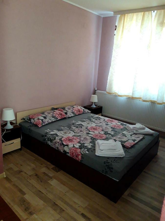 Guest Rooms Ider サパレヴァ・バニャ エクステリア 写真