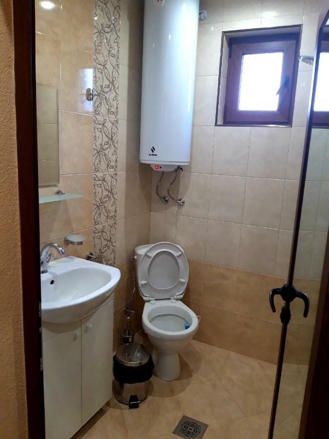 Guest Rooms Ider サパレヴァ・バニャ エクステリア 写真