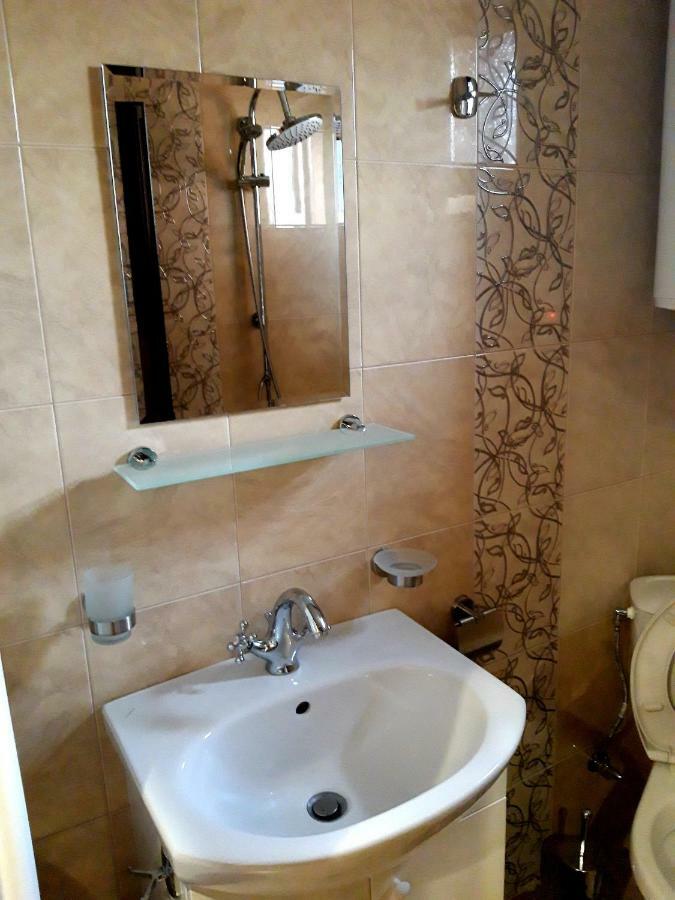Guest Rooms Ider サパレヴァ・バニャ エクステリア 写真